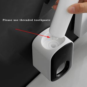 Otomatik diş macunu dağıtıcı duvar montaj banyo banyo aksesuarları su geçirmez diş macunu fışkırtma diş fırçası tutucu