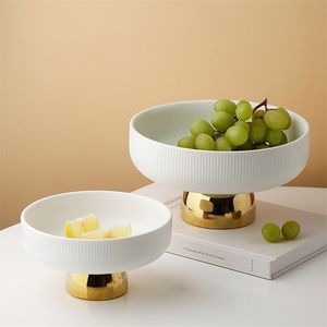 Custom European Luxury Style Ceramic Fruit Plate Snacks Compote Nut Dish Creative Gold Plated White High Foot Salad Bowl 220621