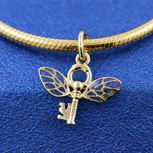 Wholesale Shine Gold Metal Plated Key That Can Fly Dangle Pendant Charm Bead For European Pandora Jewelry Charm Bracelets216E