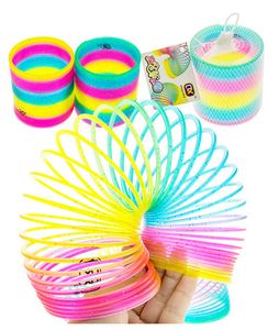 Commercio all'ingrosso Arcobaleno Primavera Giocattoli Anti-stress Divertente giocattolo slinky Gioco Educativo Pieghevole Plastica Primavera Creativo Magico per i regali dei bambini