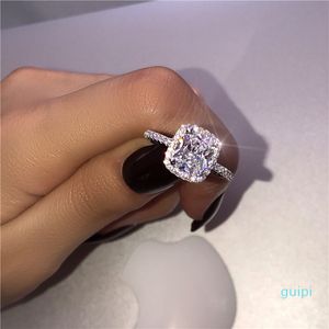 2022 Ny modering 925 Sterling Silver Cushion Cut 3ct Diamond Engagement Wedding Band Rings for Women Men smycken Toppkvalitet