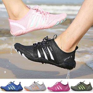 Sapatos unissex aqua Men Sapatos de surf de seca rápida Sapatos de água de malha respirável ao ar livre tênis de praia y220518