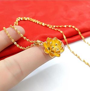 Pendant Necklaces Fashion 18K Gold Lotus Necklace For Girlfriend Women Wedding Engagement Jewelry With Chain Choker Birthday GiftsPendant