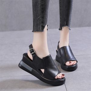 Donne estive Sandali con zeppa in pelle PU con tacco incrociato Cinturino incrociato Stile coreano Scarpe casual Donna Open Toe Sandali con fibbia solida 220610