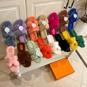 Sandálias de grife mulheres chinelas de lã Slides planos de pele de carneiro