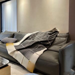 Luxury Signage Blankets Ny designer Classic Pattern Top Blanket Sjal Real Cashmere Ullfärg Matchande Striped Storlek 170 * 135cm För kontor Varma filtar 2023