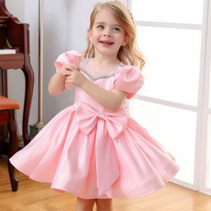 2022 vestidos fofos de menina de flor para casamento de laço de laço Floral Apliques Flórgicos camadas de garotas vestidos de festas de aniversário para crianças