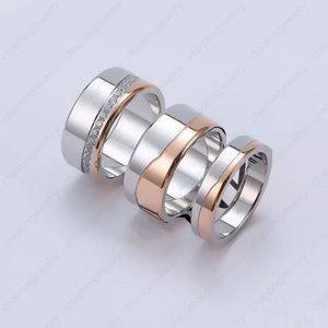 Freie Größenringe großhandel-Ladies Bandringe Silber Rosegold Duo Luxus Diamant Free Titanium Stahlring Ring mm breit in den Größen erhältlich