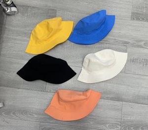 designer neonate cappelli a secchiello estate bambini lettera lusso Sunblock Caps moda ragazzi carini ragazze colori caramelle cappello da sole da spiaggia B322