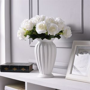 Modern Minimalist Europe Style Ceramic Flower Vase Ornaments Creative Tabletop Flower White Vase Home Christ Chuld Decoration R706 210409