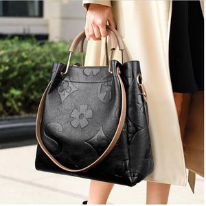 Big Bag Women's New Fashion Hucket Bag Texture Svart präglade en-axel Messenger Sac Ladies Handväska Retro stor kapacitet Diagonala väskor