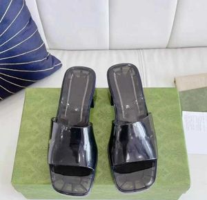 Sommer Transparenz Gelee Hausschuhe Frauen Freizeit Brief Druck Chunky Heels Sandale Mehrfarbige Qualität Mode Gummi Luxus Marke