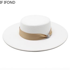 Franska damer White Bownot Satin Felted Fedoras Hat Women Banquet Elegant Formal Party Dress Cap 10cm Wide Brim Church Hat 220514