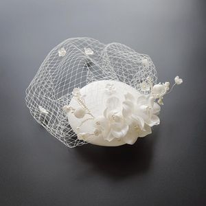 Свадебные шляпы Свадебные шляпы белая элегантная шляпа шляпа атласная ткань с птичьей клеткой.