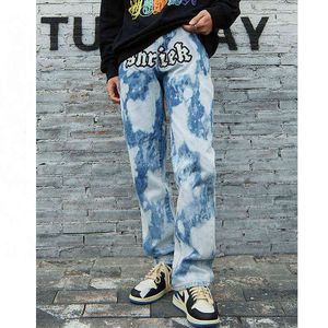 Broderade bokstäver tie-dye tvättade jeans mäns harajuku retro baggy raka byxor hip hop par mode casual denim byxor t220803