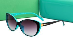 Sommer-Frauen-Sonnenbrille, die blaue schwarze Katzenaugenbrillenrahmen-Goldherzschlüssel-Metallschnallenentwurfs-Mädchengeschenkliebhaber-Art- und Weisebrillen mit Kasten 68-10-132 spleißt