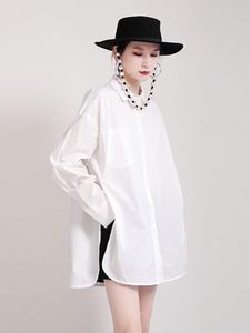 女性のブラウスシャツ女性ビッグサイズ白いサイドスリットブラウスラペル長袖ルーズフィットシャツファッションタイド2022年M011Women's