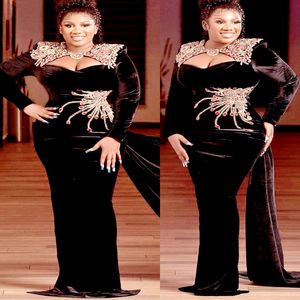 2022 Plus Size Arabic Aso Ebi Luxurious Black Velvet Prom Dresses Beaded Crystals Evening Formal Party Second Reception Birthday Engagement Gowns Dress ZJ587