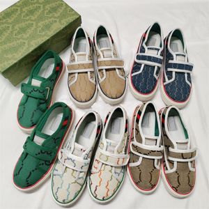 Fashion Casual Shoes Mens Womens Tennis Sneakers Designer 1977 Dress Sports Skateboards Sneakers Denim Flats Gummi broderad basket 35-45