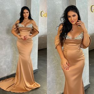 Off the Shoulder Gold Mermaid Prom Dresses Pärled Crystal Sweep Train Women Gowns Vintage Formell aftonklänning