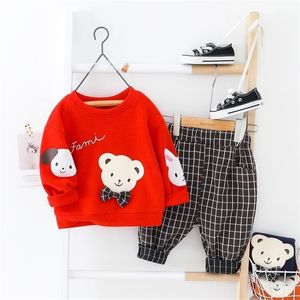 Hylkidhuose Baby Clothing set Spring Girls Boys Clothing Sets Cute Cartoon T Shirt Pants Toddler Spädbarn Semester Kostym LJ201223