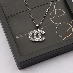 20 ROLOR Lüks Marka Tasarımcısı Çift Mektuplu Kolye Kolyeleri 18K Altın Kaplama Kristal İnci Rhinestone Sweater Kolye Kadın Düğün Partisi Jewerlry Aksesuarları