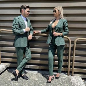 Ternos masculinos Blazers Casais Conjunto de roupas que correspondem às mulheres Mesmo listrado verde para casamento de casamento/rua diária 2022 blazer p