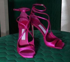 웨딩 드레스 샌들 하이힐 럭셔리 브랜드 여성 신발 아지아 110mm 정사각형 발가락 더블 스트랩 발목 발 뒤꿈치 섹시 펌프 J-M