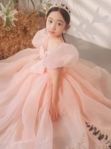 かわいいピンクのレースの小さな子供たちの花の女の子のドレスウェディングプリンセスジュエルネックチュールアップリケPuffyフローラルフォーマル着用パーティの聖体拝領のページェントガウン