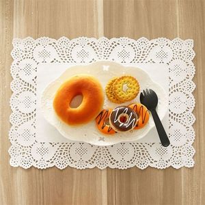 Papierowe koronki dolies prostokąt 30x40cm 25x35cm białe dekoracyjne zastawa stołowa Cake Opakowanie PAPER PAPER MATS 100PCS T200415