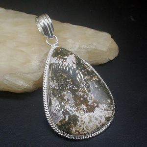 Hänghalsband Hermosa smycken Elegant Solitaire Moss Agate Fantasy Silver Color Charm Halsband för kvinnliga gåvor 20234616