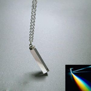 Hänge halsband Magic Triangular Prism Crystal Suncatcher Clear Optical Glass Rainbow Maker Halsband smycken x4yapendant