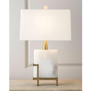 Bordslampor Post-Modern Simple Living Room Lamp Fashion Creative Jade Personlighet Designer American El Soft Decoration Bedroomtable