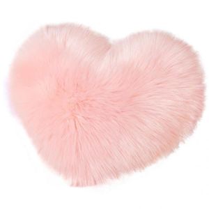 Cushion/Decorative Pillow Plush Eye-catching Lightweight Cushion Decorative Heart Shaped Sofa For Living Room DollCushion/Decorative