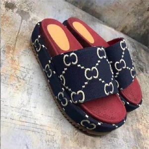 Moda g męskie sandały sandały ślizgowe designer luksusowe płaskie obcasy flip klapki buty haftowane platforma gumowa skórzana skórzana buty 34-44 g638