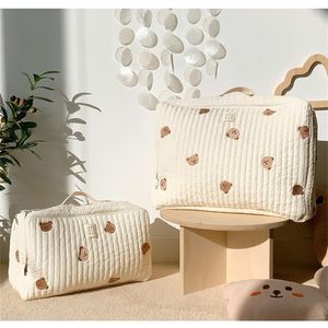 Cute Bear Flower Embroidery Pattern Baby Beige Cotton Fabric Zipper Diaper Luggage Bag 220514