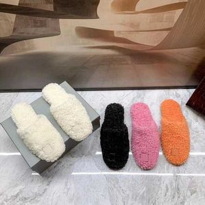 Designer Top Quality Winter Scuffs Slippers Lamb Wool Letter Womens Flip Flops Fur Fluffy Warm Comfortable Outdoor Flat Bottom Casual Ladies