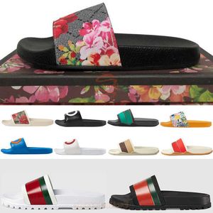 Luxurys designers Sandaler för män Kvinnor Fashion Classic Floral Brocade Slides Flats Lädergummivärmor Platform Flip Flops Gear No 234