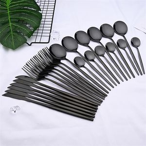 24pcs Black Western Dinnerware Set Stainless Steel Cutlery Fork Knife Spoon Tableware Flatware Silverware 220623