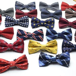 Bowtie Erkekler Resmi Dot Stripe Kravat Erkek Erkek Moda İş Düğün Bow Tie Erkek Elbise Gömlek Krawatte Legame 60 TOPLAR