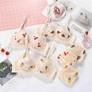 Kızlar ucuz sütyen seti tatlı ve sevimli dantel iç çamaşırı brifs seti meyve görüntüsü toplanmış ince kablosuz sütyen seti 70-85ab fincan bralette l220726