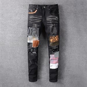 Хип-хоп Джинсы Мужчины High Street Мода Бренд Черный Патч Вышивка Растяжка Slim Fit Mens Лето 220408