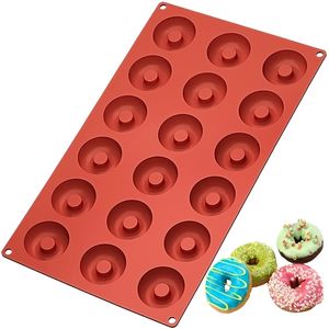 Silicone 18 Donut Maker 3D Fai da te Cottura Pasticceria Biscotto Cioccolato Stampo Muffin Torta Stampo Dessert Cucina fatta a mano Strumenti di decorazione 220815