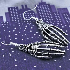 Naszyjniki wiszące 1pcs Halloween biżuteria kołniery vintage punkowa gotycka czaszka kość ręczna pazur długi naszyjnik kolczyki kobiety łańcuchy akcesoria