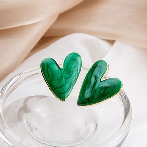 Zielony kolor Big Heart Coldings dla kobiet dziewczyna koreańska miłość estetyczna codzienne życie minimalistyczne biżuteria przebijająca ucho