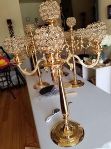 Eleganti centrotavola candelabri alti in metallo e cristallo, portacandele in oro da matrimonio, decorazione centrotavola da tavolo con 5 teste di braccio