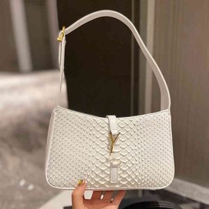 Axelv￤skor Nytt ormtryck underarms￤ck kvinnor l￤der designer handv￤ska tote messenger vintage v￤ska crossbody v￤skor purs 220627