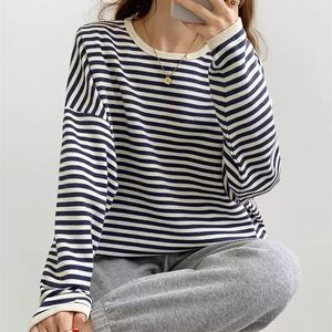 Vår- och höstkoreansk version Casual Lazy Style Pullover Striped Sweater Women's Loose Top Coat 220725