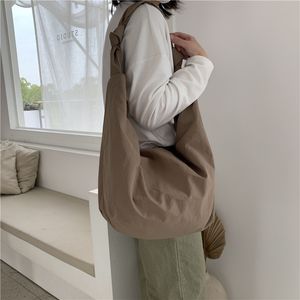 高級女性バッグ新しい2022クロススパンシングルショルダーバッグスプリングナイロン大容量買い物袋Y220402