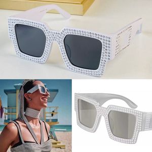 Rivet Diamond Okulary przeciwsłoneczne Millionair Disco Kobiety mężczyźni Pearl Designer Flash Square Shades D4426B Kobietowe lustro Księżniczka Świeci kryształowe szklanki słoneczne